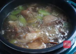 Illustration of how to make lettuce, mushrooms and hoof soup 11