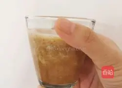 Illustration of how to make apple and red date juice 5