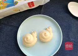 Illustration of how to make snail steamed buns 11