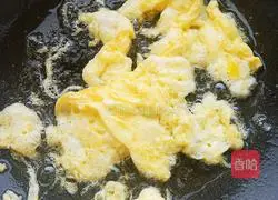 Illustration of how to make eight-edge melon in soup 7