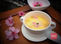 Illustration of how to make peach blossom egg custard 9