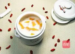 Illustration of how to make the milk and papaya cup 1