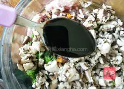 Illustration of how to make homemade dumplings with celery, mushrooms and meat 8