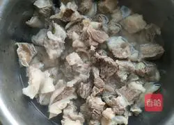 Illustration of tomato stewed beef brisket 3