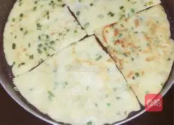 Illustration of how to make green onion and egg pancakes 5