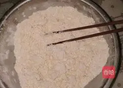 Eggplant Braised Hands Illustration of how to roll noodles 1