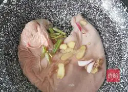 Bitter Pork Belly and Chicken Soup Recipe Illustration 2