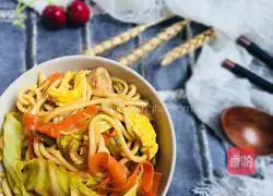 Illustration of how to make fried rice noodles (Cantonese style) 16