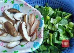 Illustration of how to make stir-fried vegetables with mushrooms 2