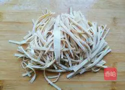 Illustration of how to make stir-fried bean curd with leeks 3