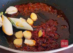 Illustration of how to make spicy braised chicken feet 4