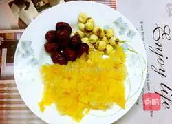 Illustration of how to make red date and white fungus soup 2