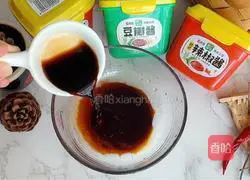 Illustration of making braised dumplings with sauce 2