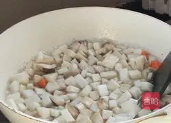 Illustration of how to make stir-fried chicken with king oyster mushroom 7