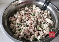 Pork Illustration of how to make tofu stuffed buns 10