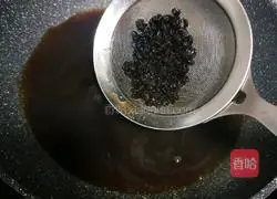 Illustration of how to make pearl milk tea 15