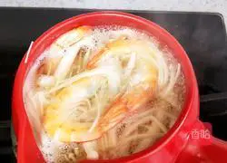 Illustration of how to make mushroom and shrimp soup 14