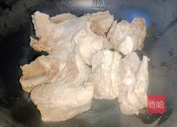 Illustration of how to make pork ribs, corn and water chestnut soup 5