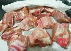 Illustration of how to make salt and pepper pork ribs 7