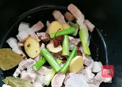 Illustration of how to make Roujiamo 3