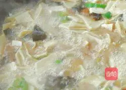 Illustration of how to make sour soup noodles 11