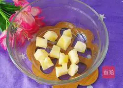 Winter Melon Peel and Apple Soup Illustration 4