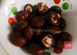 Illustration of braised pork ribs with mushrooms and fungus 3