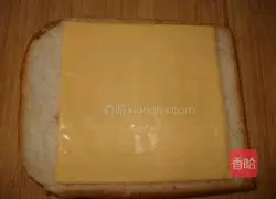 Illustration of how to make grilled pepper and salt cheese toast 1