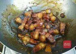 Illustration of how to make chestnut braised pork 12