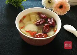 Illustration of how to make rock sugar, snow pear and red date soup 8