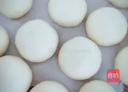 Illustration of how to make milk-flavored steamed buns 11