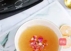 Illustration of how to make peach gum, white fungus and snow swallow soup 9