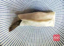 Illustration of how to make goldfish dumplings 17