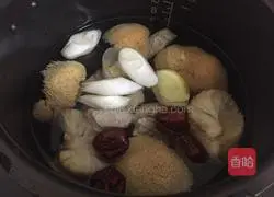 Hericium mushroom and pork ribs soup recipe 6