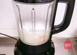 Illustration of how to make peanut soy milk 6