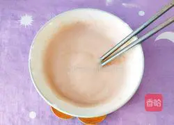 Illustration of how to make watermelon glutinous rice pancakes 6
