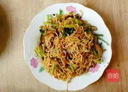 Illustration of how to make fried instant noodles 6
