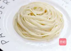 Illustration of how to make black pepper salmon pasta 13