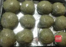 Illustration of how to make black sesame snack buns 8