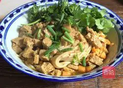 Illustration of how to make noodles with frozen tofu sauce 9