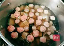 Illustration of how to make kelp, tofu and white radish meatball soup 17
