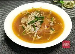 Illustration of making enoki mushroom and tomato meat slices soup 11