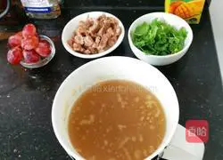 Illustration of how to make beef noodles in clear soup 8