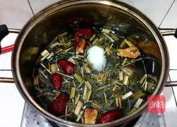 Leon Motherwort, Date and Egg Soup Recipe Illustration 4