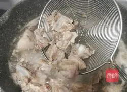 Illustration of how to make taro pork ribs soup 3