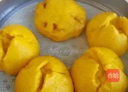 Illustration of how to make pumpkin steamed buns 10