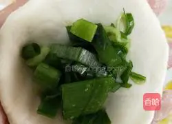 Illustration of how to make green onion cake 4