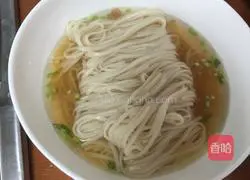 Illustration of how to make shredded pork noodles with pickled vegetables 12