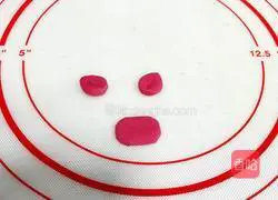 Illustration of how to make Jixiang Ruyi Piggy Buns 9