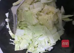 Illustration of how to make stir-fried pork belly with cabbage 4